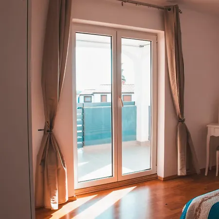 Apartment Deh, Stinjan Pula