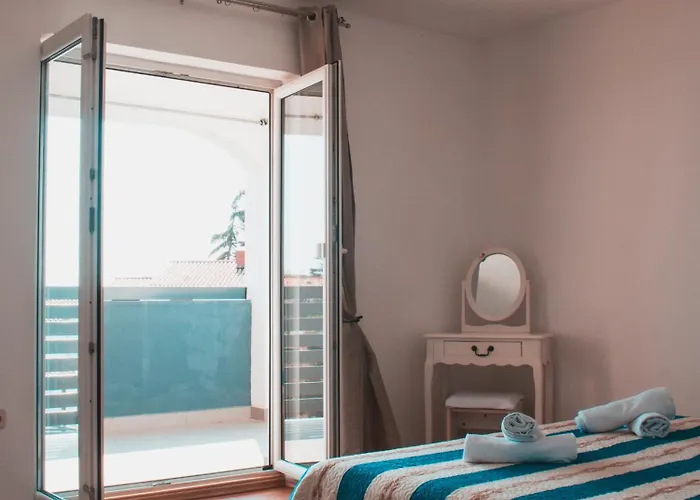 아파트 Deh, Stinjan