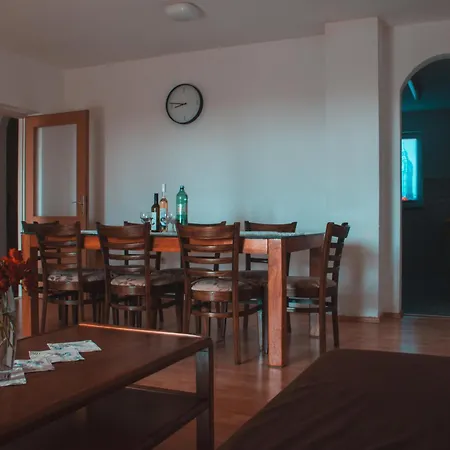 Deh, Stinjan Apartment *