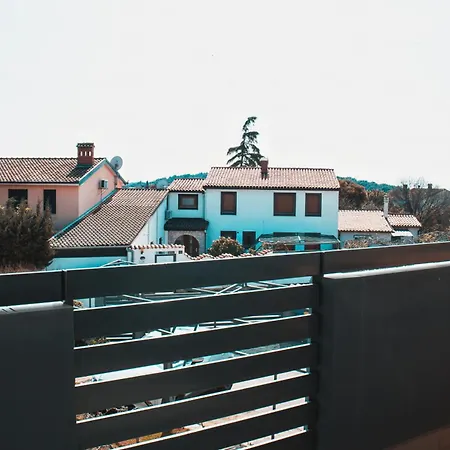 Deh, Stinjan Apartment *