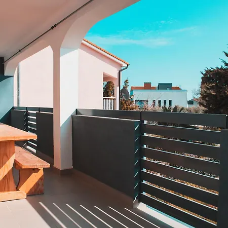 Apartamento Deh, Stinjan *